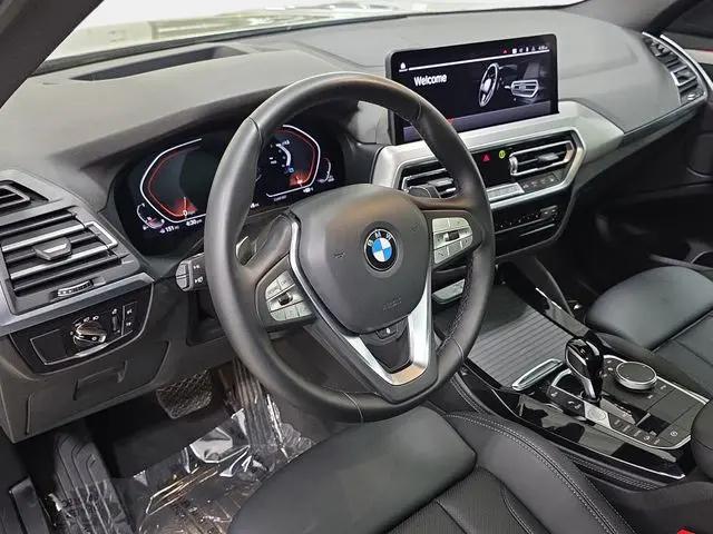 2025 BMW X4 xDrive30i