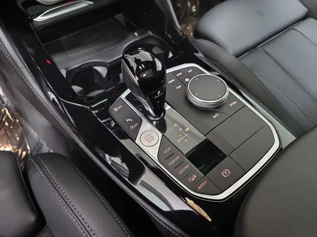 2025 BMW X4 xDrive30i