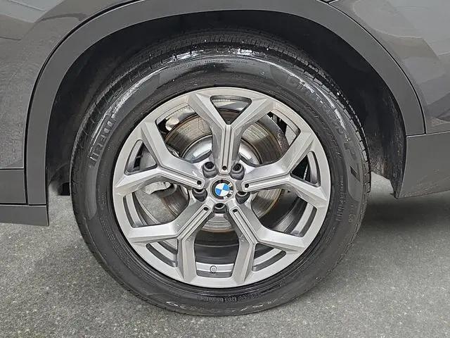 2025 BMW X4 xDrive30i
