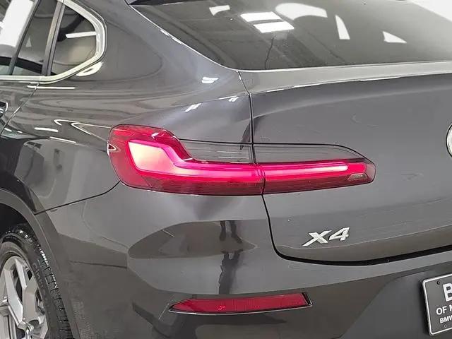 2025 BMW X4 xDrive30i