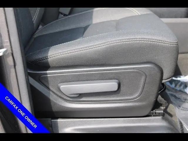 2020 Ram 1500 Big Horn Crew Cab 4x4 5'7" Box