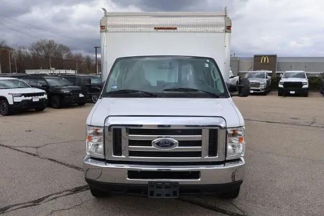 2018 Ford E-350 Cutaway E-350