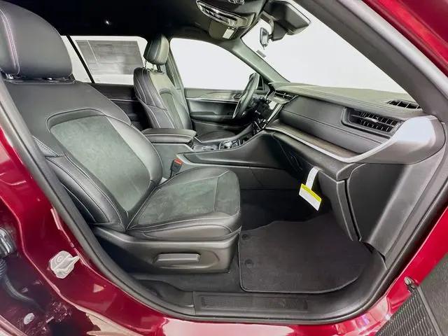 2026 Jeep Grand Cherokee L Altitude 4x4