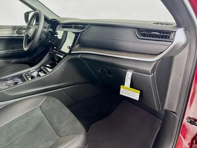 2026 Jeep Grand Cherokee L Altitude 4x4