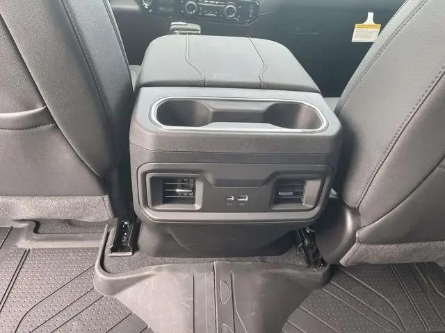 2026 Chevrolet Silverado 1500 4WD Crew Cab Short Bed RST