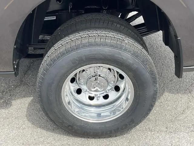 2026 Ram 3500 Big Horn Crew Cab 4x4 8' Box