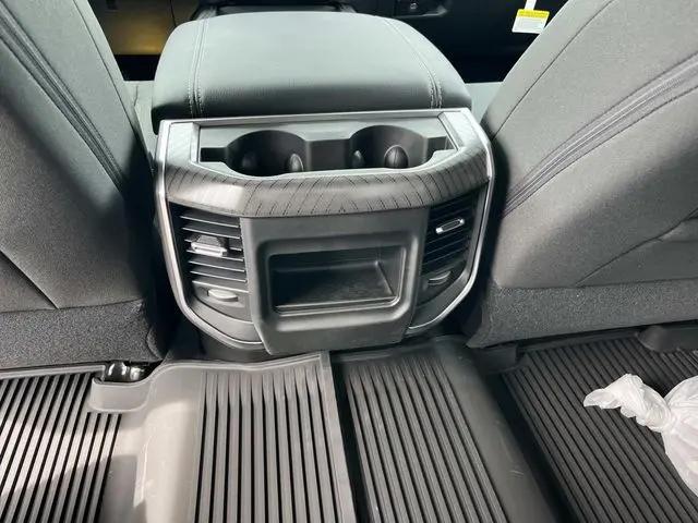 2026 Ram 3500 Big Horn Crew Cab 4x4 8' Box