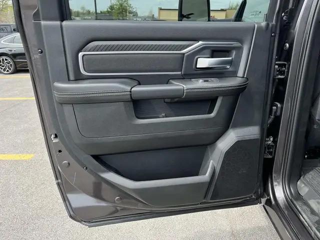 2026 Ram 3500 Big Horn Crew Cab 4x4 8' Box