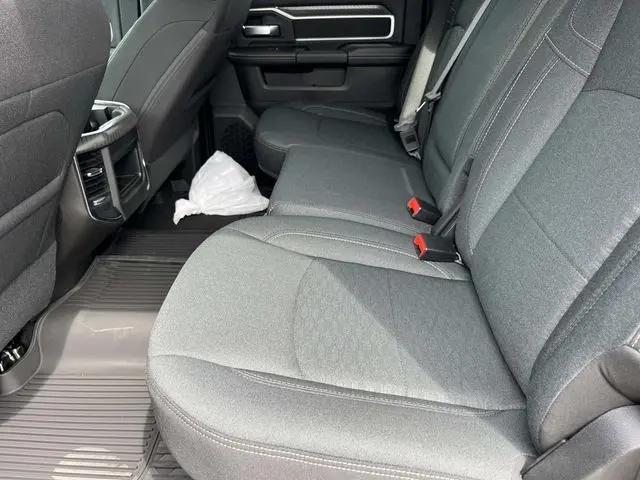 2026 Ram 3500 Big Horn Crew Cab 4x4 8' Box