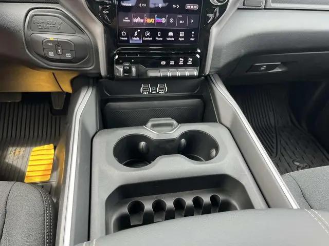 2026 Ram 3500 Big Horn Crew Cab 4x4 8' Box