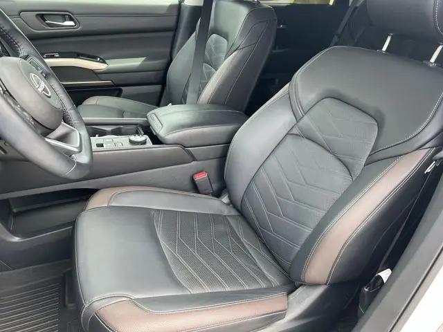 2024 Nissan Pathfinder Platinum 4WD