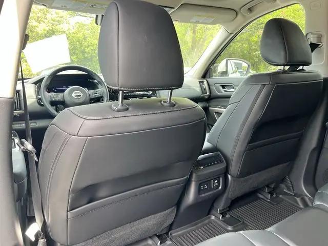 2024 Nissan Pathfinder Platinum 4WD