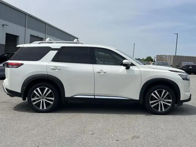 2024 Nissan Pathfinder Platinum 4WD
