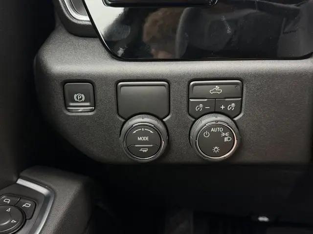 2026 Chevrolet Silverado 1500 2WD Crew Cab Short Bed LT