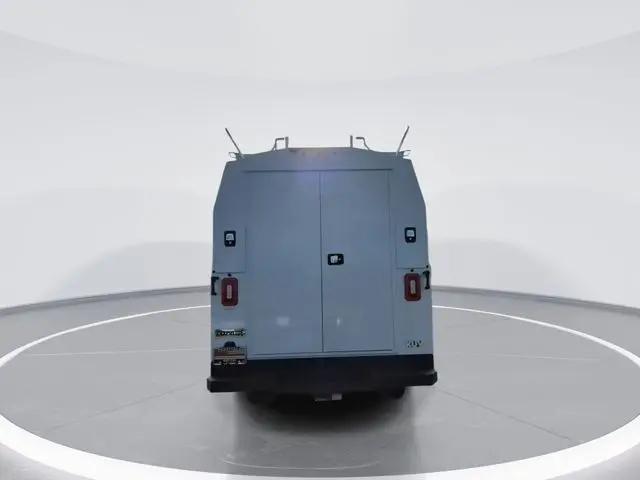 2025 GMC Savana Cutaway Work Van