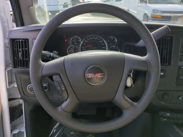 2025 GMC Savana Cutaway Work Van