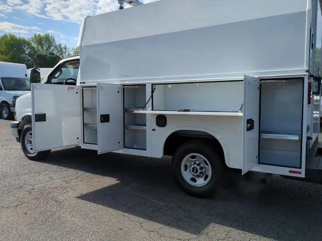 2025 GMC Savana Cutaway Work Van
