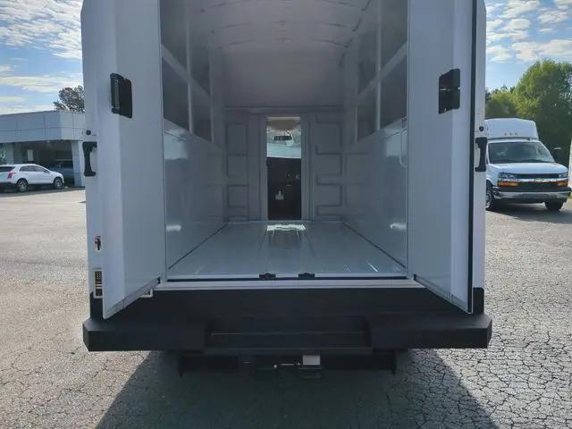 2025 GMC Savana Cutaway Work Van
