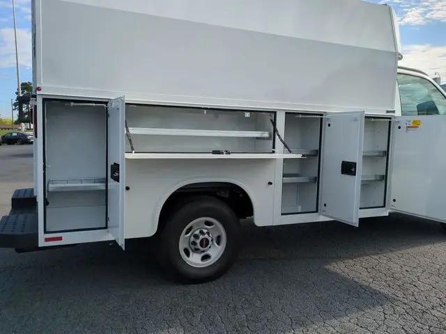2025 GMC Savana Cutaway Work Van