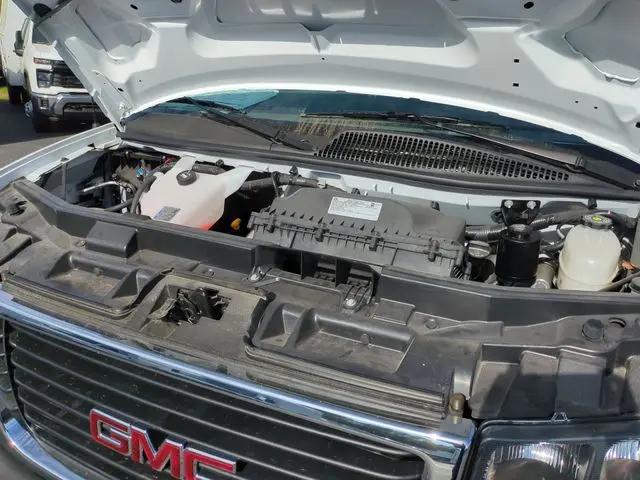 2025 GMC Savana Cutaway Work Van