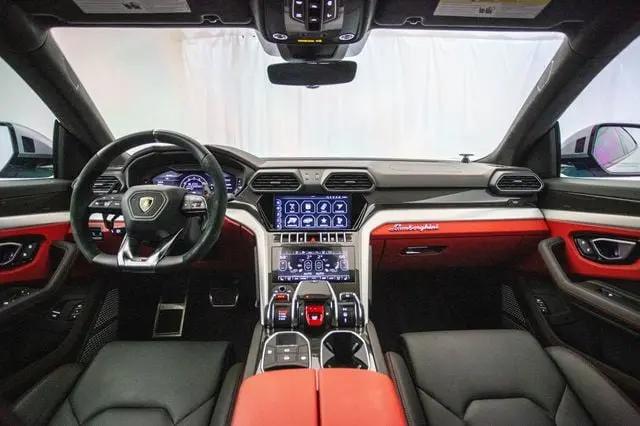 2022 Lamborghini Urus Graphite Capsule
