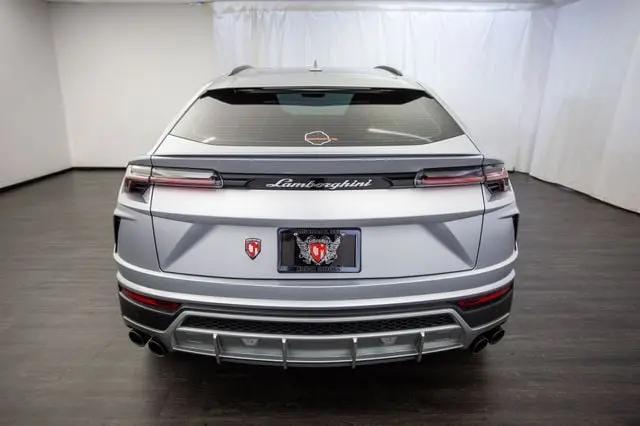 2022 Lamborghini Urus Graphite Capsule