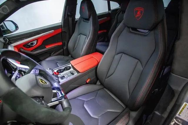 2022 Lamborghini Urus Graphite Capsule