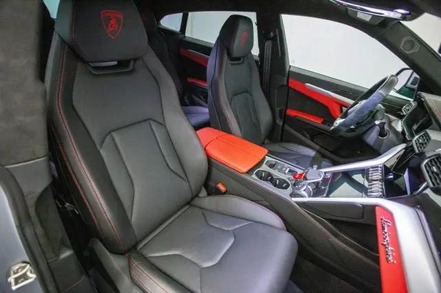 2022 Lamborghini Urus Graphite Capsule