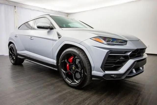 2022 Lamborghini Urus Graphite Capsule