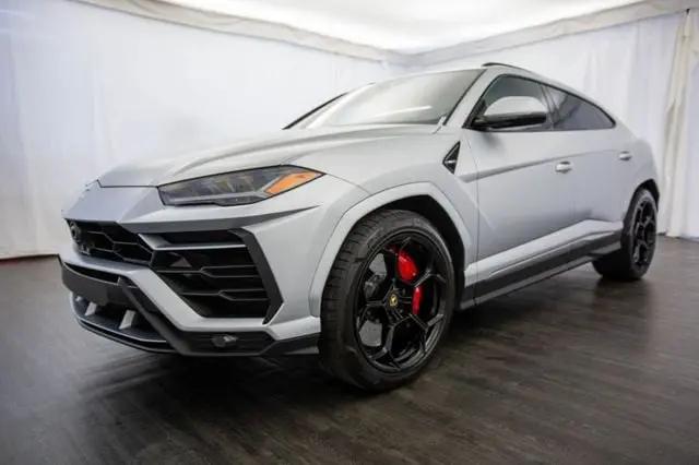 2022 Lamborghini Urus Graphite Capsule