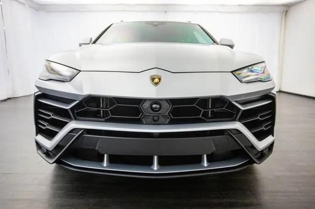2022 Lamborghini Urus Graphite Capsule