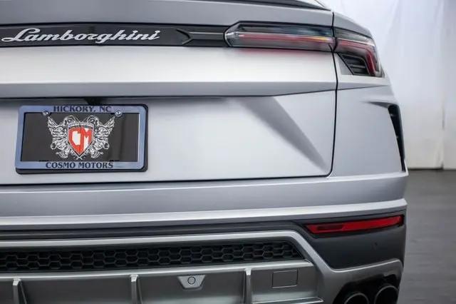 2022 Lamborghini Urus Graphite Capsule