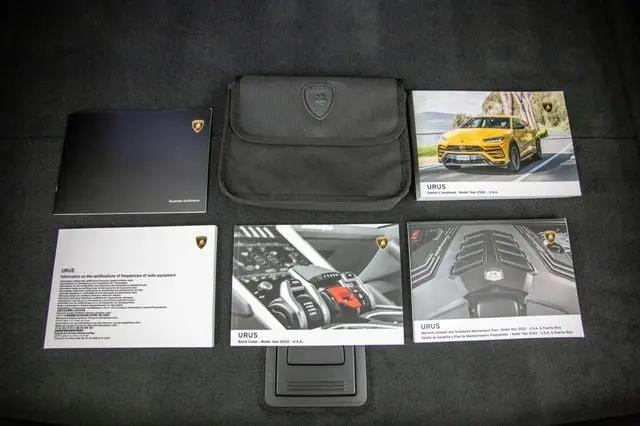 2022 Lamborghini Urus Graphite Capsule