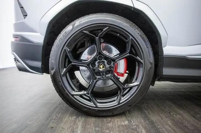 2022 Lamborghini Urus Graphite Capsule