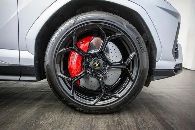 2022 Lamborghini Urus Graphite Capsule