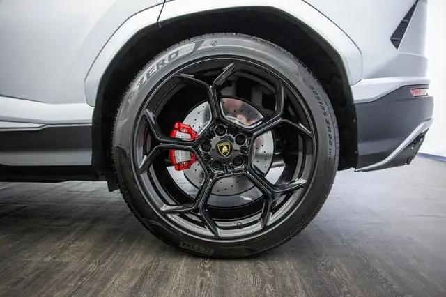 2022 Lamborghini Urus Graphite Capsule