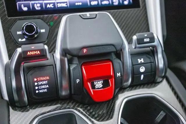 2022 Lamborghini Urus Graphite Capsule