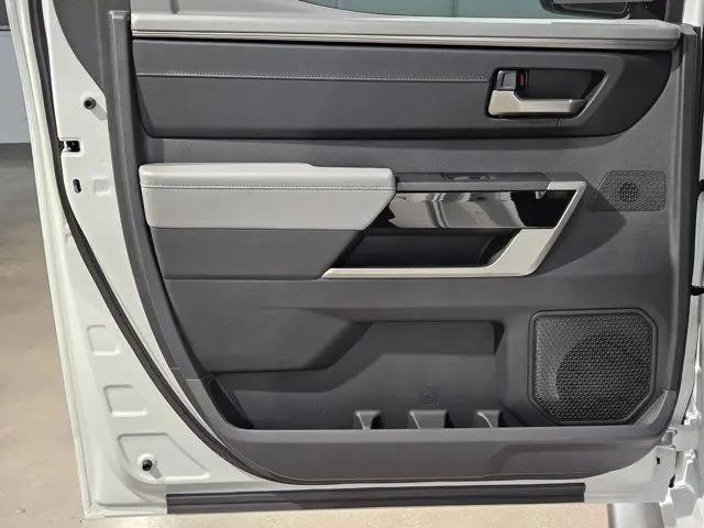 2026 Toyota Tundra Limited CrewMax 5.5' Bed