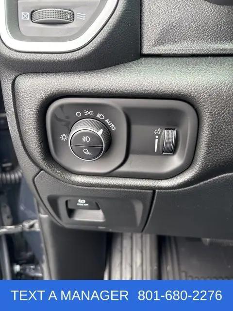 2026 Ram 1500 Express Crew Cab 4x4 5'7" Box