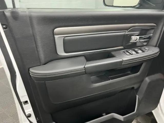 2024 Ram 1500 Classic Warlock Quad Cab 4x4 6'4" Box