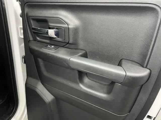 2024 Ram 1500 Classic Warlock Quad Cab 4x4 6'4" Box