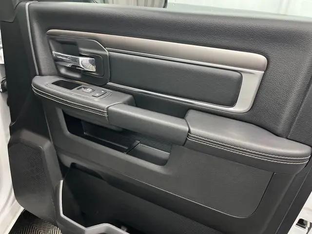 2024 Ram 1500 Classic Warlock Quad Cab 4x4 6'4" Box