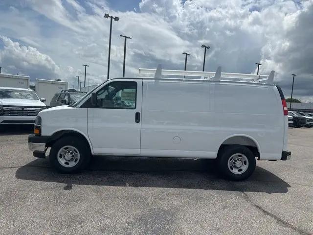 2026 Chevrolet Express Cargo Van 2500 Regular Wheelbase, WT, RWD