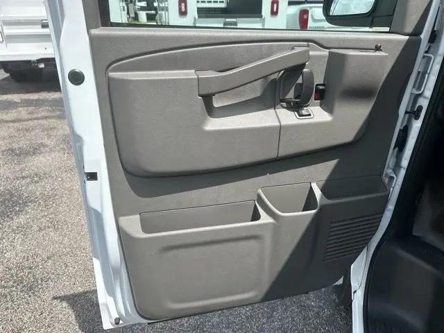 2026 Chevrolet Express Cargo Van 2500 Regular Wheelbase, WT, RWD