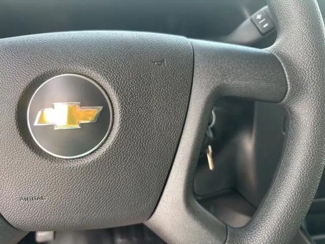 2026 Chevrolet Express Cargo Van 2500 Regular Wheelbase, WT, RWD