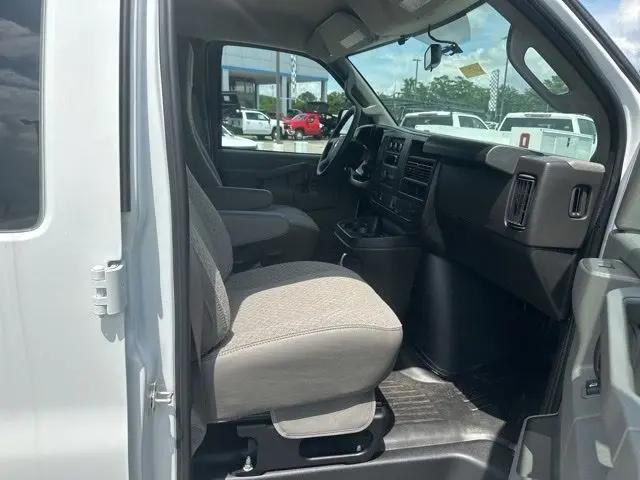 2026 Chevrolet Express Cargo Van 2500 Regular Wheelbase, WT, RWD