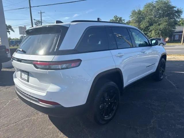 2026 Jeep Grand Cherokee Altitude 4x2