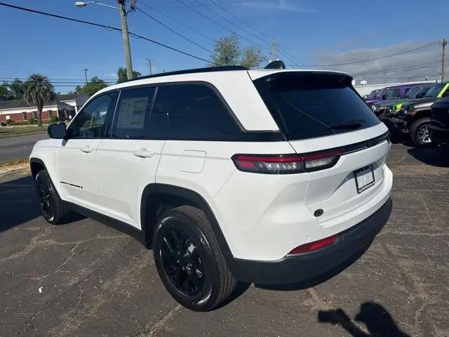 2026 Jeep Grand Cherokee Altitude 4x2