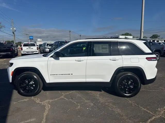 2026 Jeep Grand Cherokee Altitude 4x2