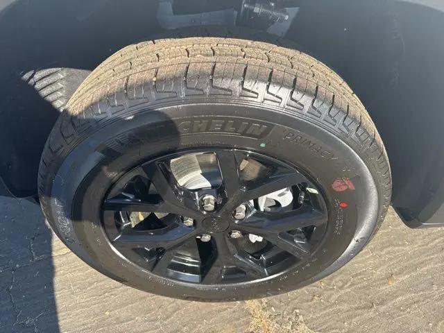 2026 Jeep Grand Cherokee Altitude 4x2